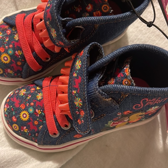 Hi tops - Picture 3 of 3